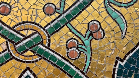 Művészet és mindennapok Róth Miksánál: évzáró tárlatvezetés